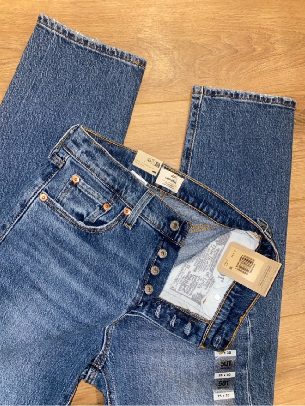Levi's NWT 501 Original Medium Wash Denim Jeans